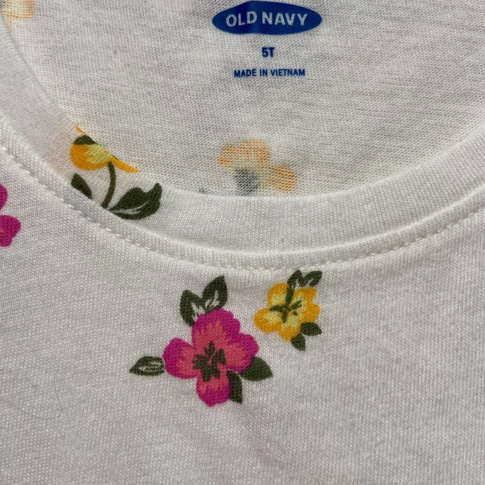 4/$15 ❤️ NWT Old Navy White Floral Tank Top Size 5T